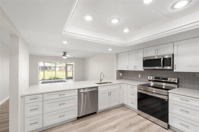 Building Photo - 5689 Evergreen Dr
