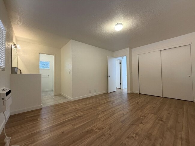 Building Photo - ROYAL KUNIA - 4 BDRM/2 BATH/ENCLOSED GARAGE