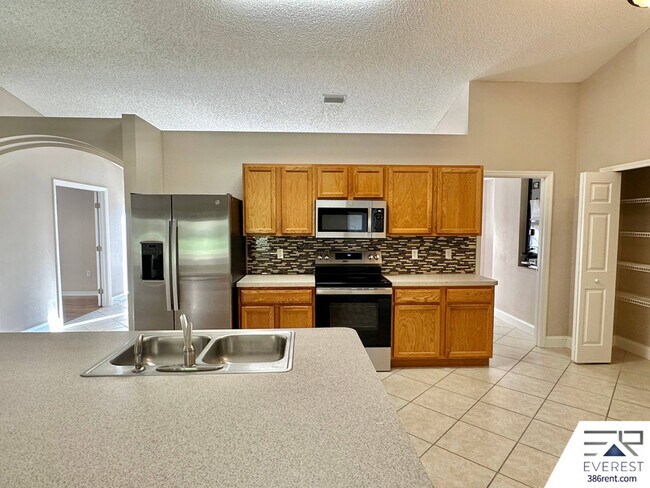 Building Photo - 59 Riverina Dr