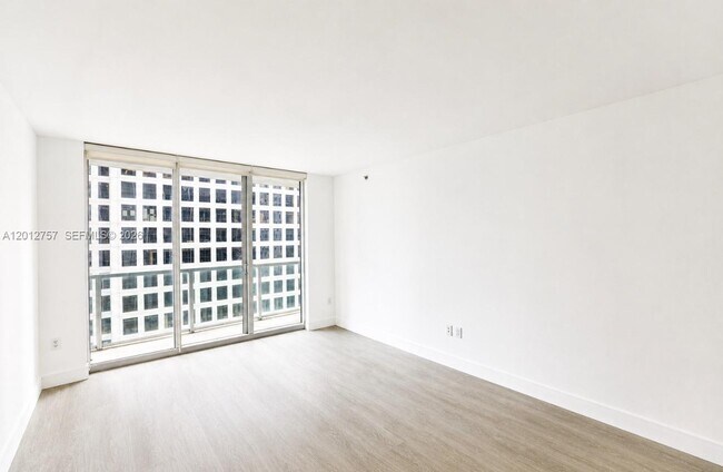 Building Photo - 500 Brickell Ave