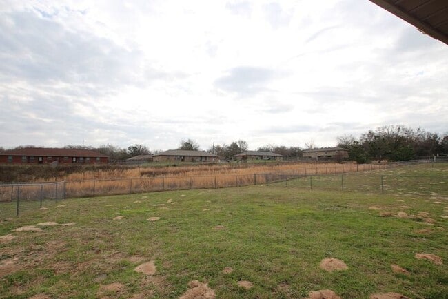 Building Photo - Mission Ranch- 3 Bedroom Duplex for Rent i...