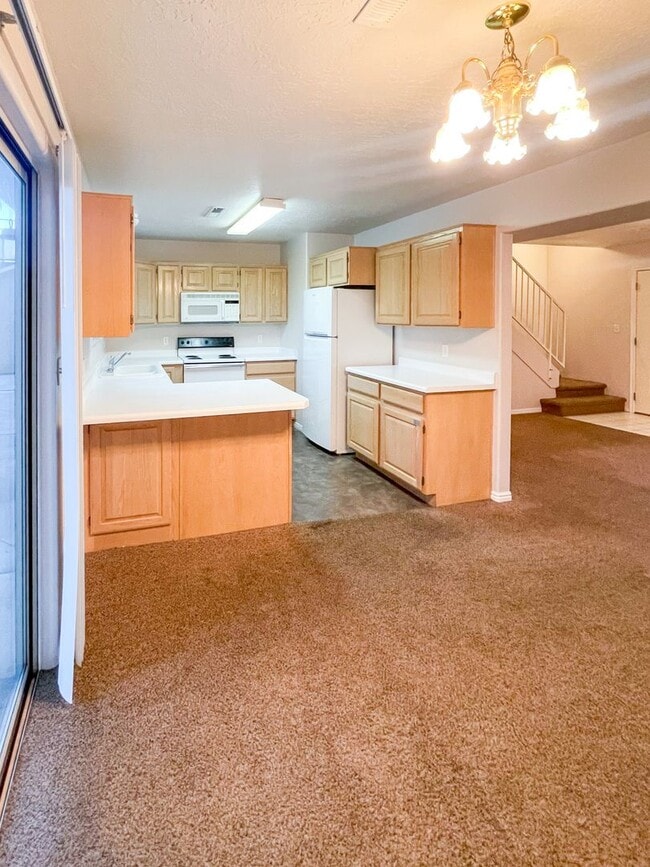 Building Photo - Charming 2 Bedroom Home in Prime Location Near Schools & Shopping