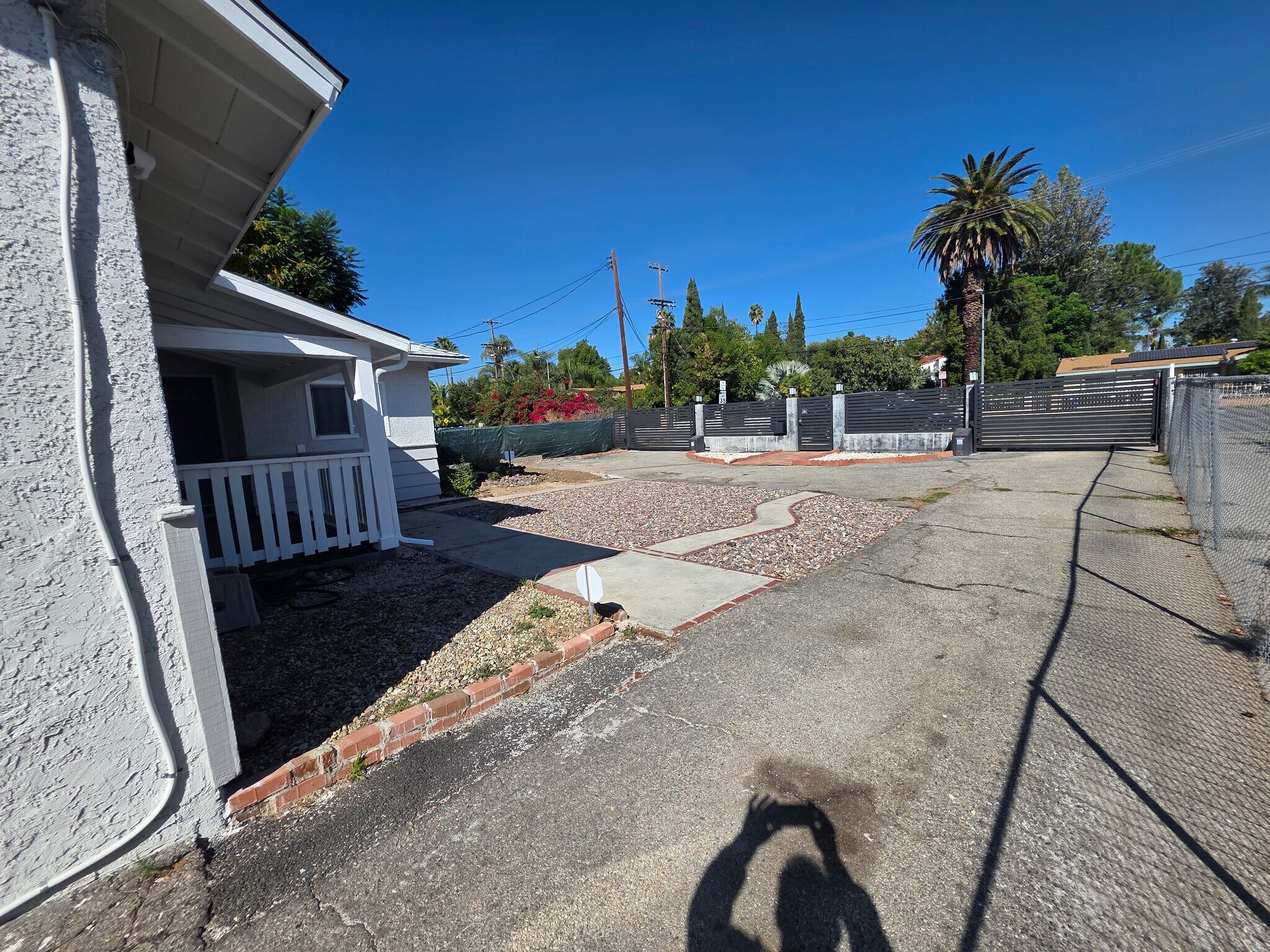 Building Photo - 15360 Saticoy St