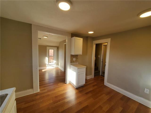 Building Photo - 3841 Roberts St