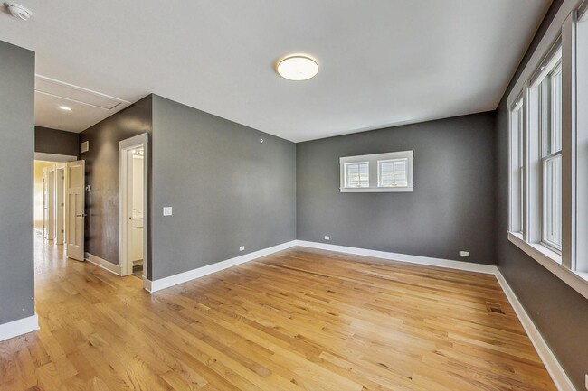 Building Photo - 8101 Floral Ave