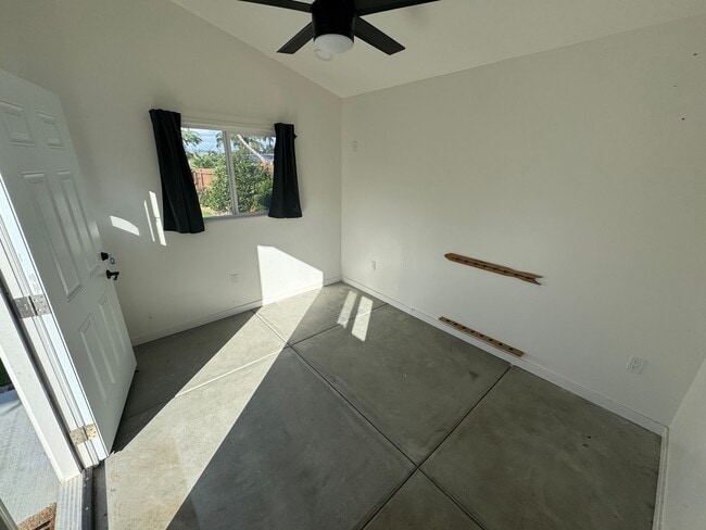 Building Photo - 3 Bedroom Single Level Home in Foothills o...