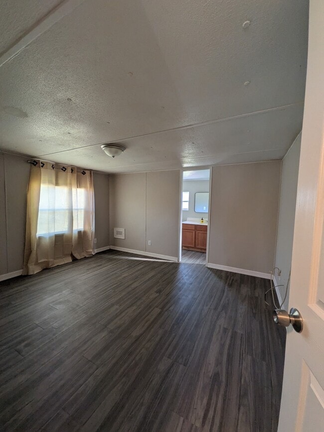 Building Photo - 158 W Taylor