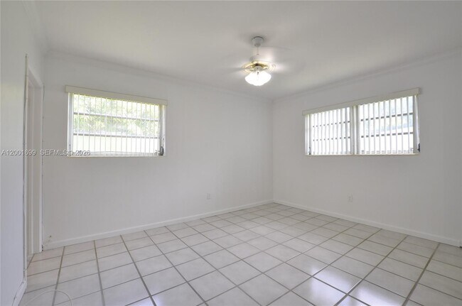 Building Photo - 11111 SW 78th Ct