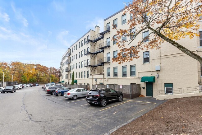 Building Photo - 1427 Commonwealth Ave