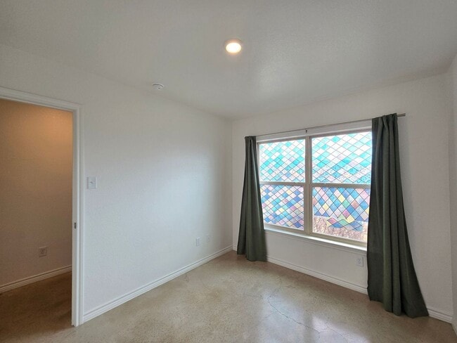 Building Photo - RENT SPECIAL - NEW IN MANAGEMENT - AVAILABLE NOW!