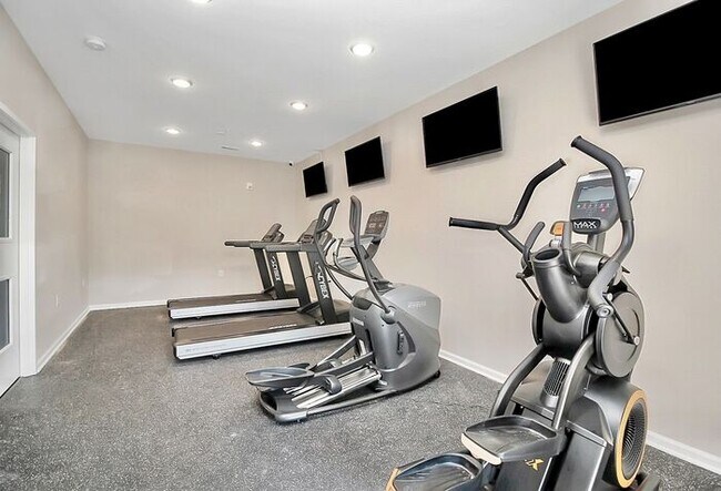 Building Photo - Renovated Mallard Creek Apartment for Lease!