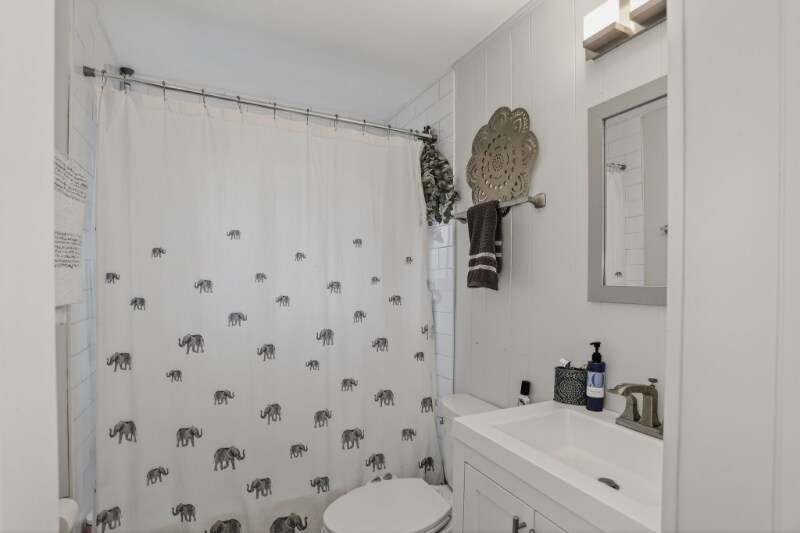 Building Photo - 15646 W 1st Dr