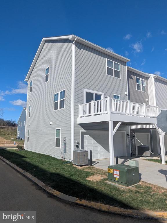 Building Photo - 294 Watercourse Dr