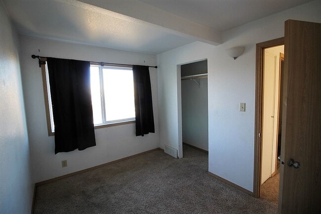 Building Photo - Lathrop St. 1436/1438 - VS