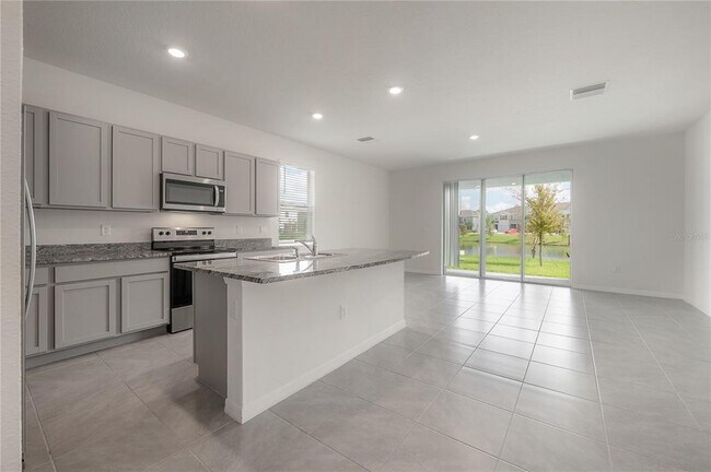 Building Photo - 16701 Maude Dr