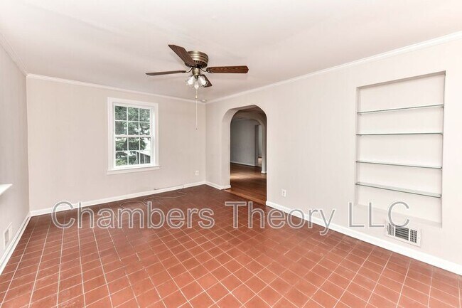 Building Photo - 419 S Barton St