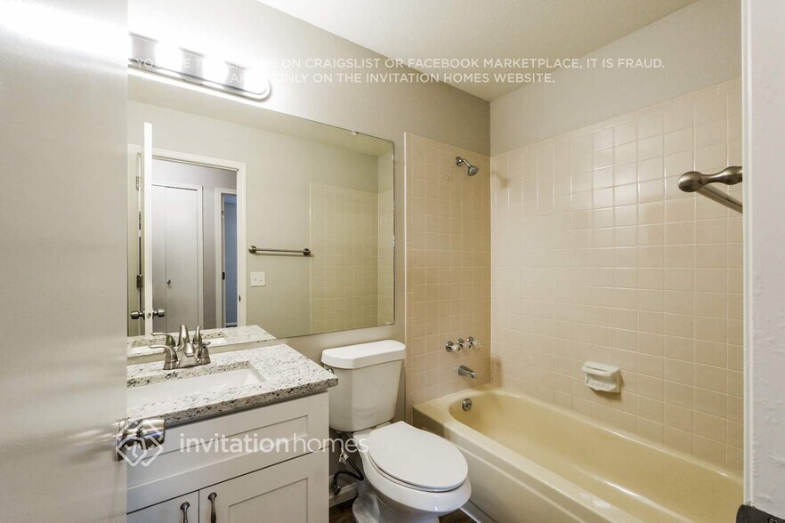 Building Photo - 4465 Ramblewood Dr