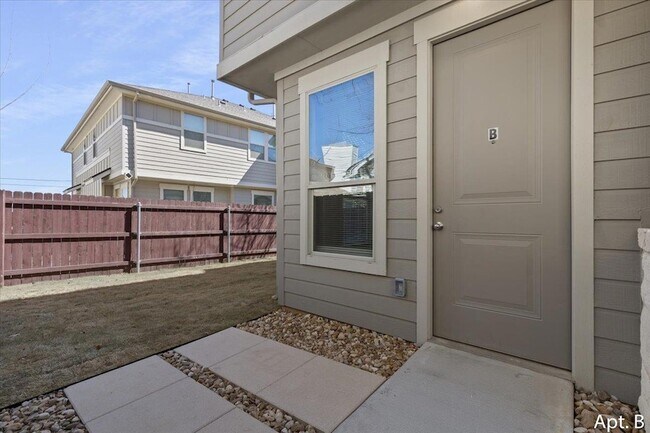 Building Photo - 2225 Katy Ln