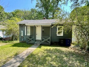 Building Photo - 2 Bedroom - Single Bath Home - Winston-Sal...