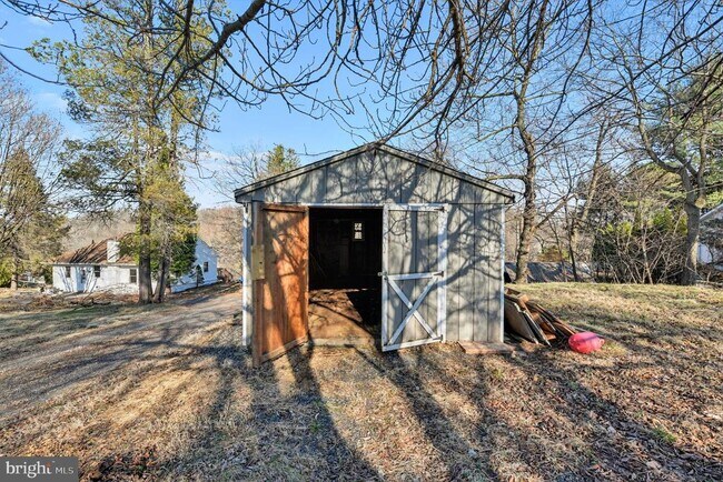 Building Photo - 939 Gravel Pike
