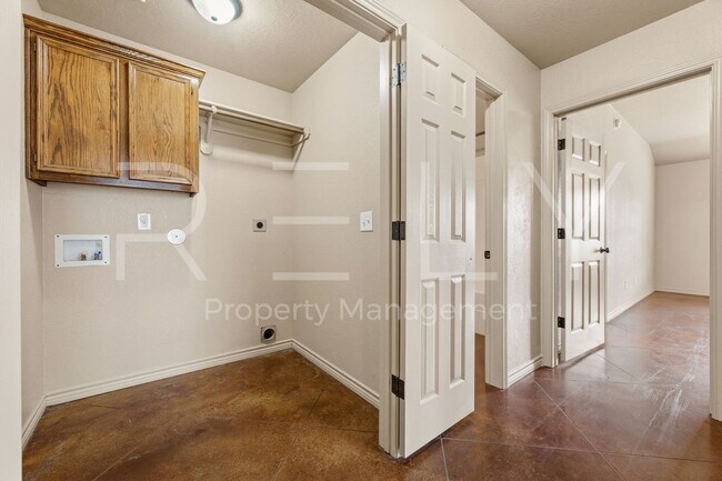 Building Photo - PM1-TEMP603 W Karey Dr