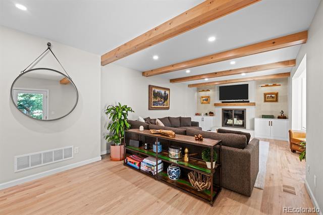 Building Photo - 7030 S Magnolia Cir