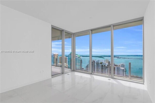 Building Photo - 300 Biscayne Blvd Way