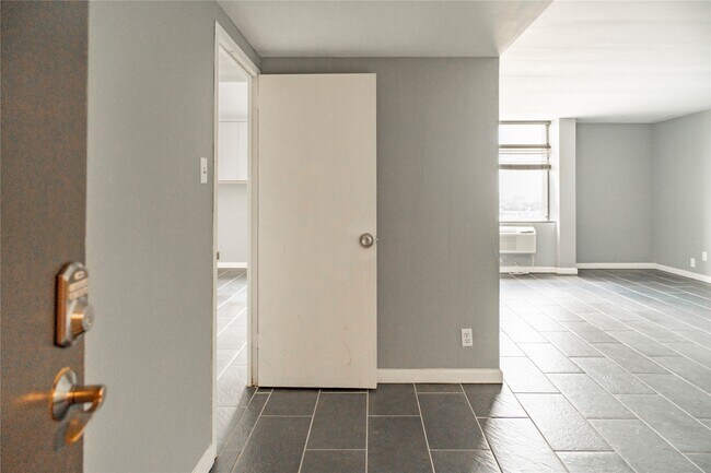 Building Photo - 7510 Hornwood Dr