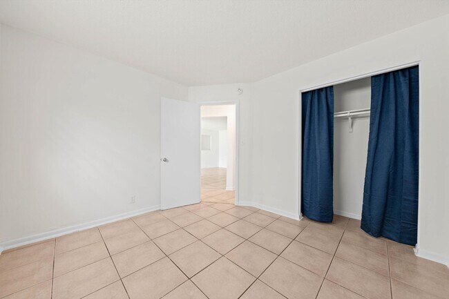 Building Photo - 1521 W 21st St