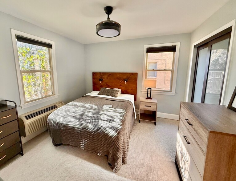 Building Photo - 1367 K St SE