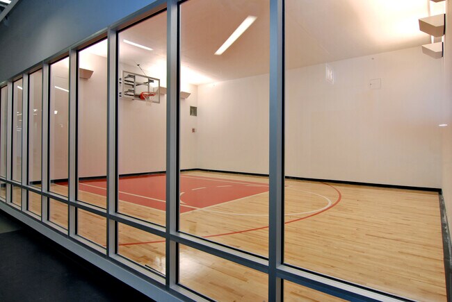 Building Photo - 225 N Columbus Dr