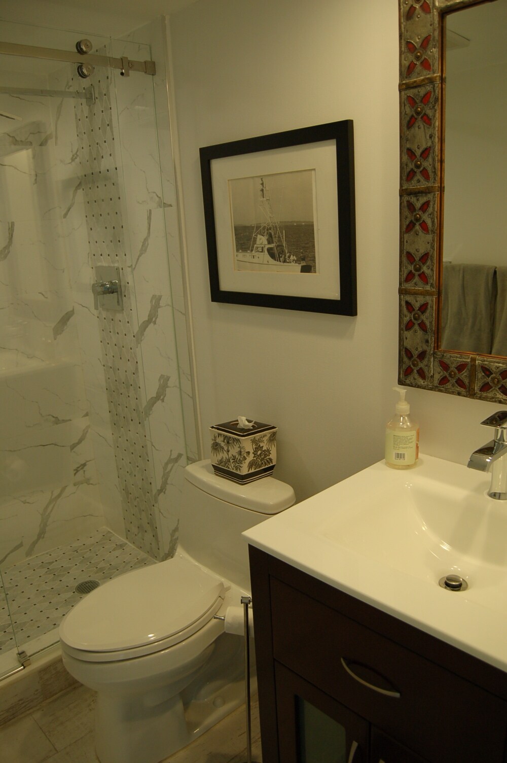 Building Photo - 575 Oaks Ln