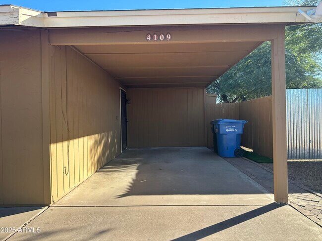 Building Photo - 4109 E Winchcomb Dr