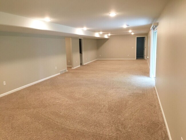 Building Photo - 4-Bedroom 3 Bath Executive Home In Rib Mou...
