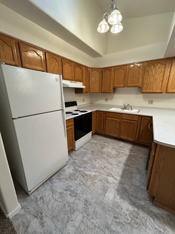 Building Photo - 895 S Knox Dr