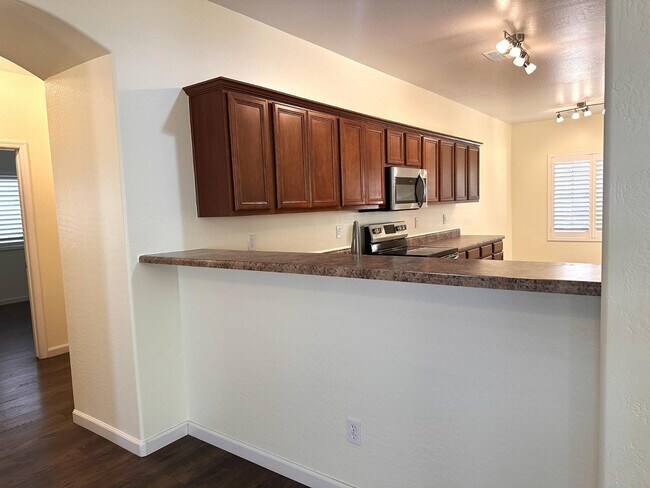 Building Photo - 11642 W Mountain View Dr