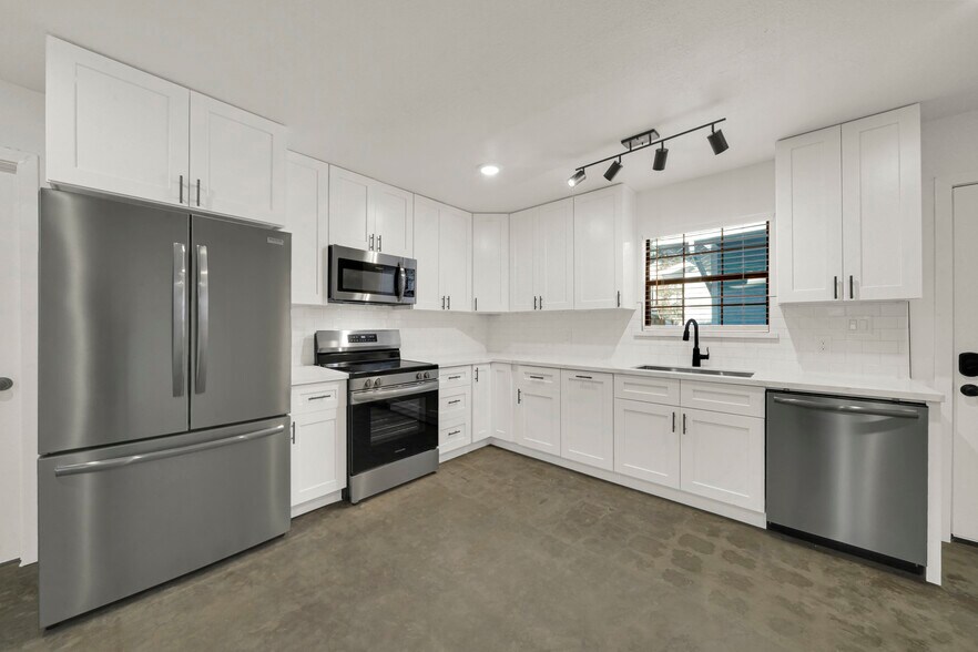 Kitchen - 1518 Dorothy St