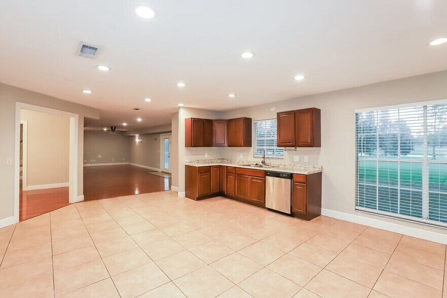 Building Photo - 2430 Arborwood Dr
