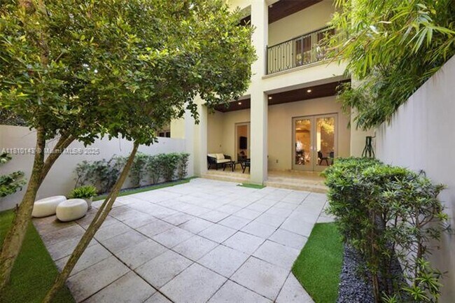 Building Photo - 7430 SW 56th Ct