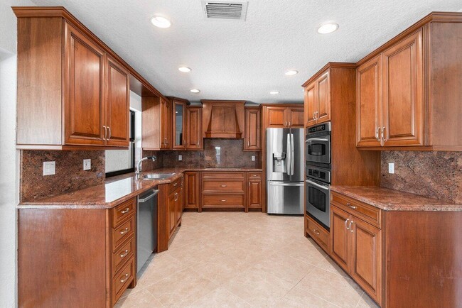 Building Photo - 21155 Shady Vista Ln