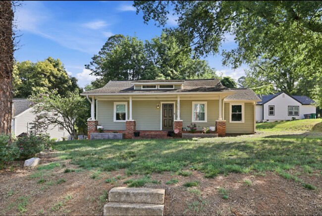 Building Photo - COMING SOON! Fully Furnished 2-Bedroom Home Near Charlotte’s Top Attractions