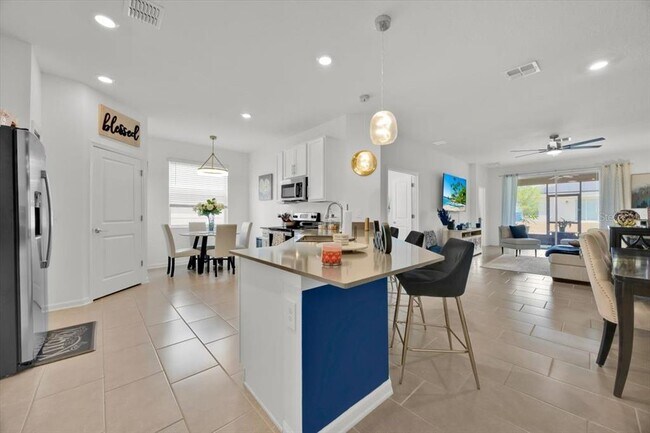 Building Photo - 717 Citrus Reserve Blvd
