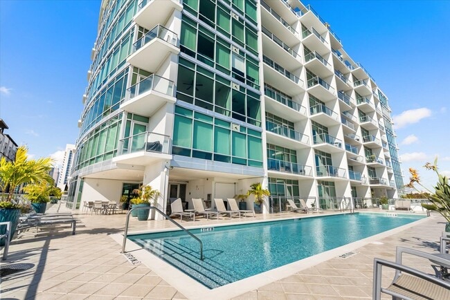 Building Photo - 101 S Eola Dr