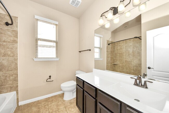 Building Photo - 7610 Willow School Dr