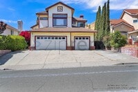 Building Photo - 115 Montego Dr