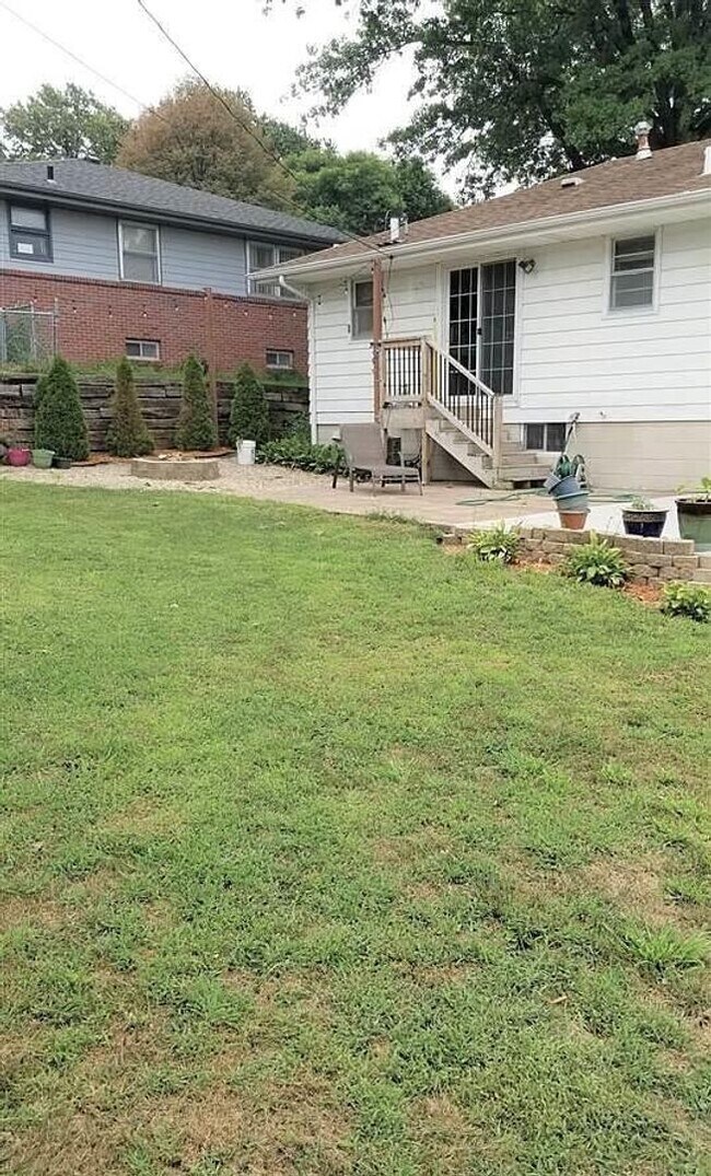 Building Photo - New Listing - Now Available!!