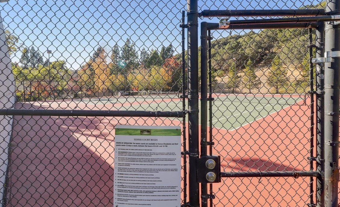 Building Photo - 520 Canyon Oaks Dr