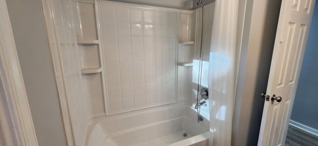 Building Photo - Cozy 3 Bedroom Rambler Nestled on a large ...