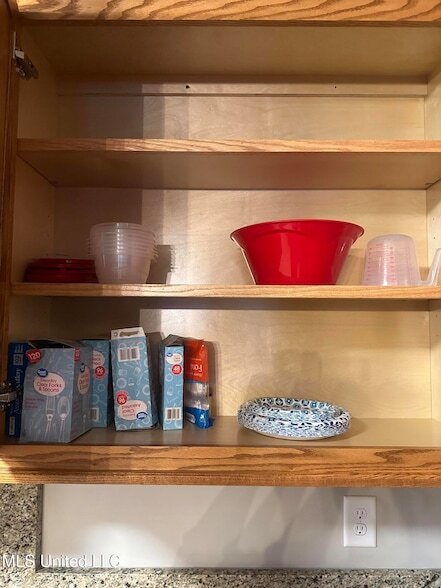 Building Photo - 10325 Clearwater Rd