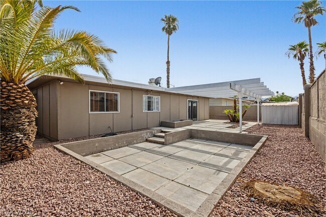 Building Photo - 6908 Kinkenon Dr